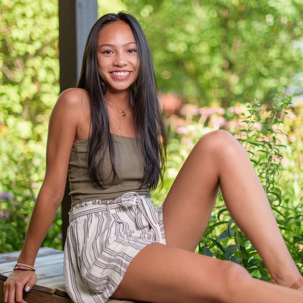 Meet your Posher, Mia